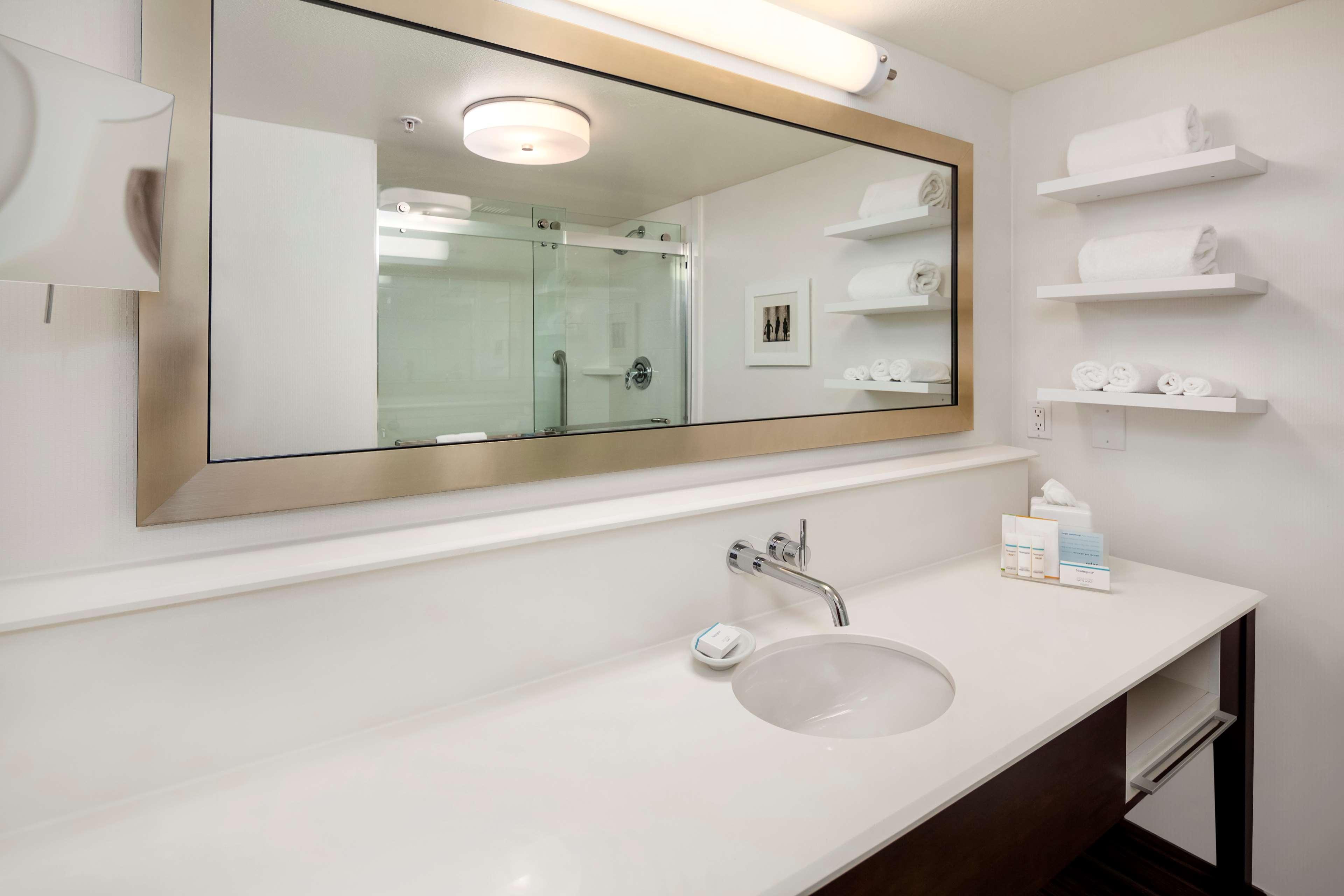 Hampton Inn & Suites Seattle North/Лінвуд Екстер'єр фото