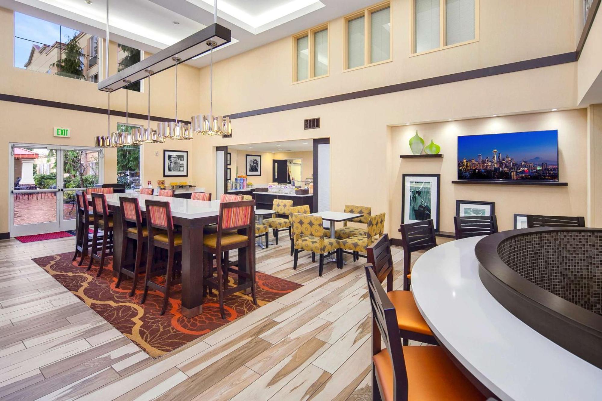 Hampton Inn & Suites Seattle North/Лінвуд Екстер'єр фото
