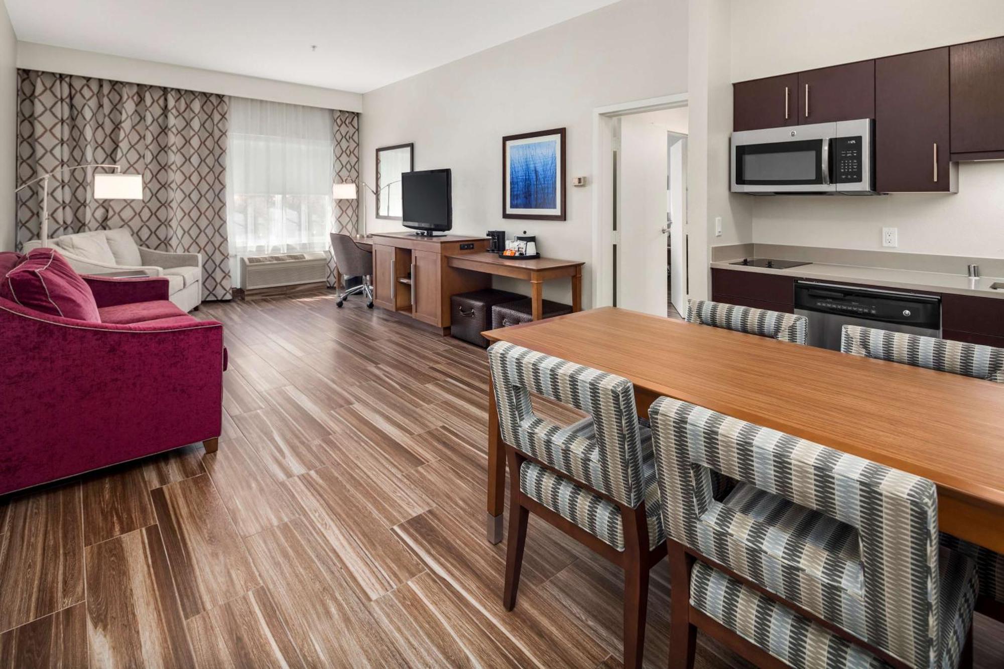 Hampton Inn & Suites Seattle North/Лінвуд Екстер'єр фото