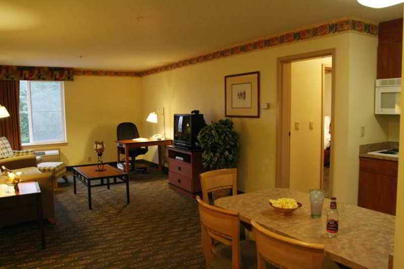 Hampton Inn & Suites Seattle North/Лінвуд Номер фото